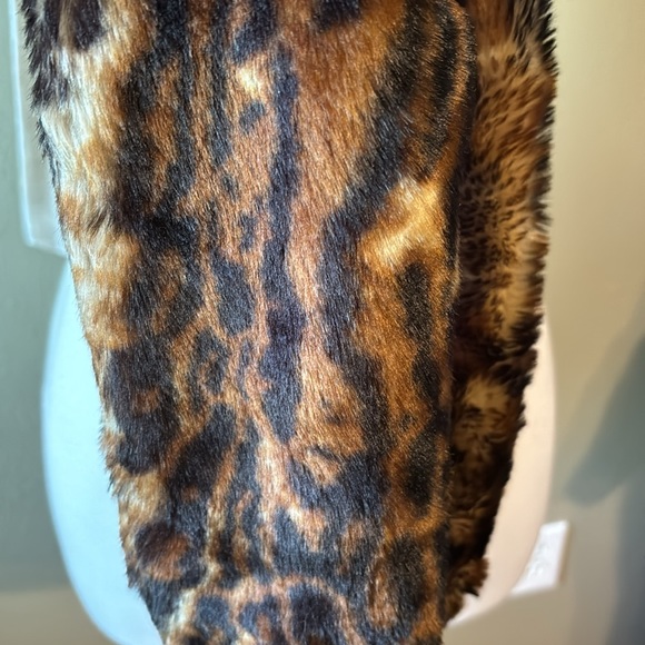 Faux Fur Scarf, No Tag - Picture 2 of 5